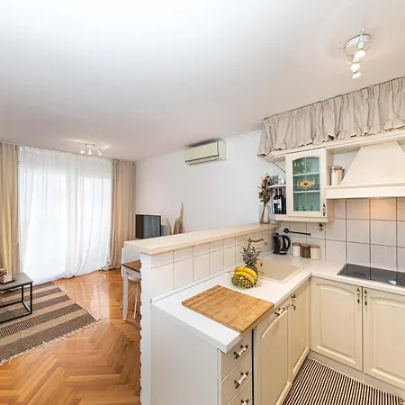 Apartment Malea *